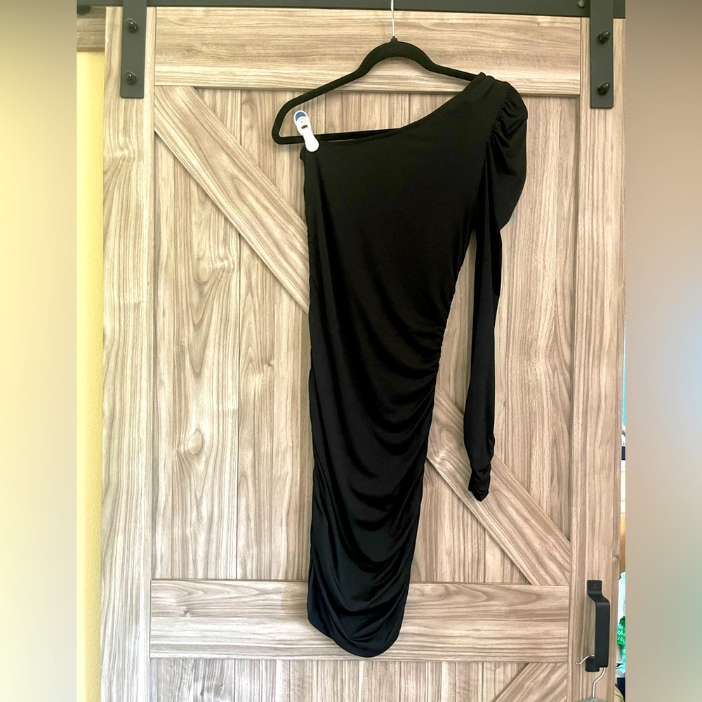Black stretchy one shoulder sleeved Dress